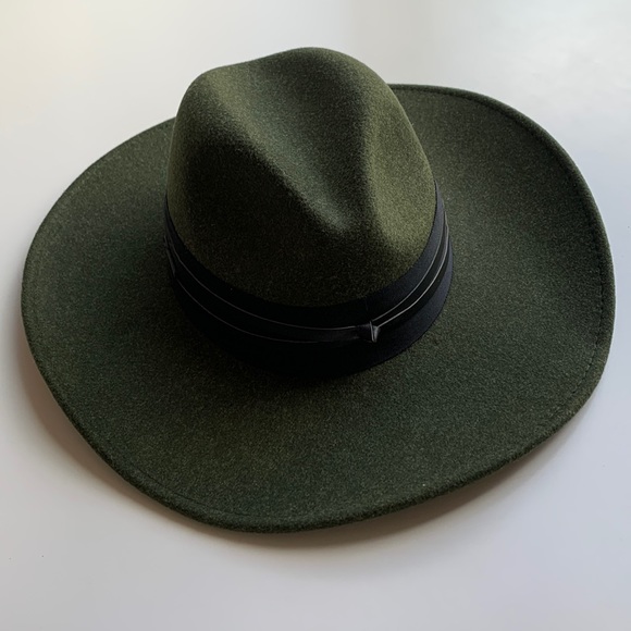 Vince Camuto Accessories - NWT Vince Camuto Wide Brim Adjustable Fit Green Hat